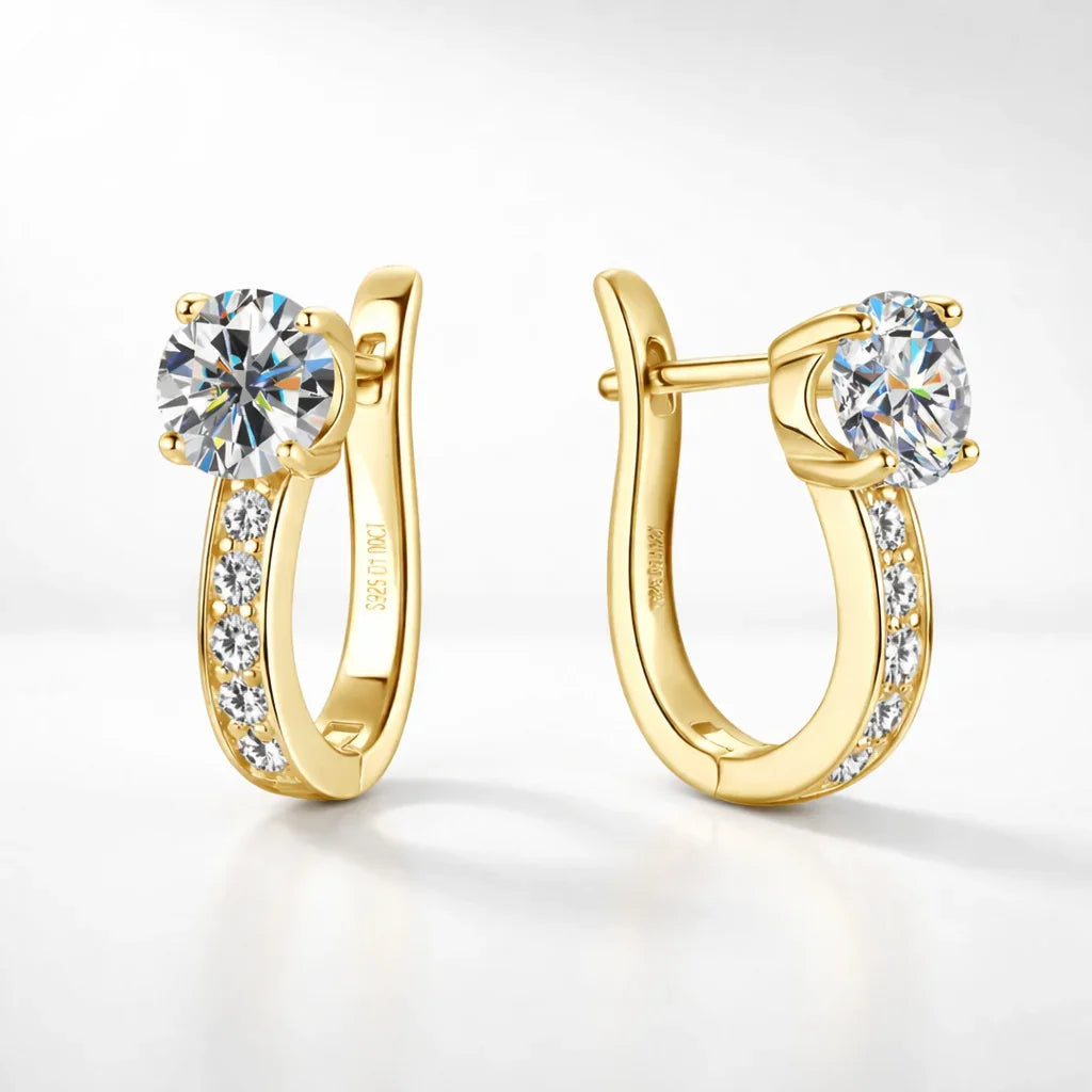 Louise | Boucles d'oreilles Huggie en Moissanite Kanal – Éclat étincelant et design contemporain