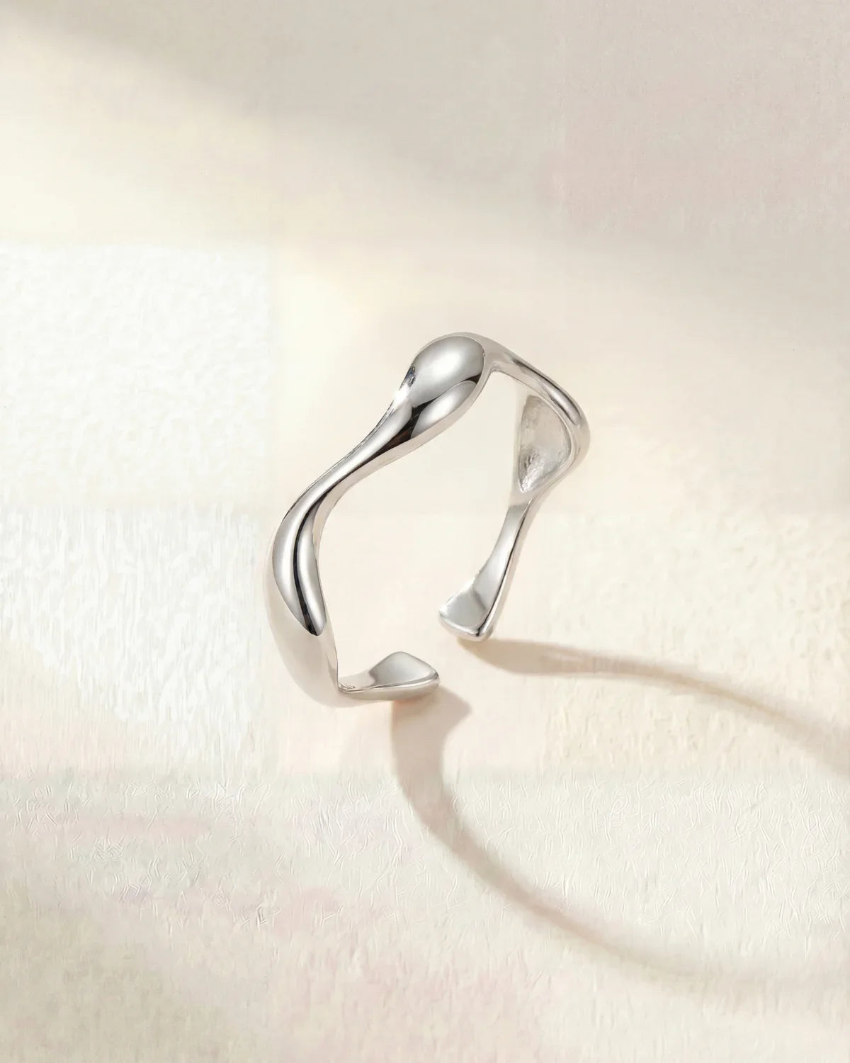 Armelle | Bague ondulée élégante et moderne