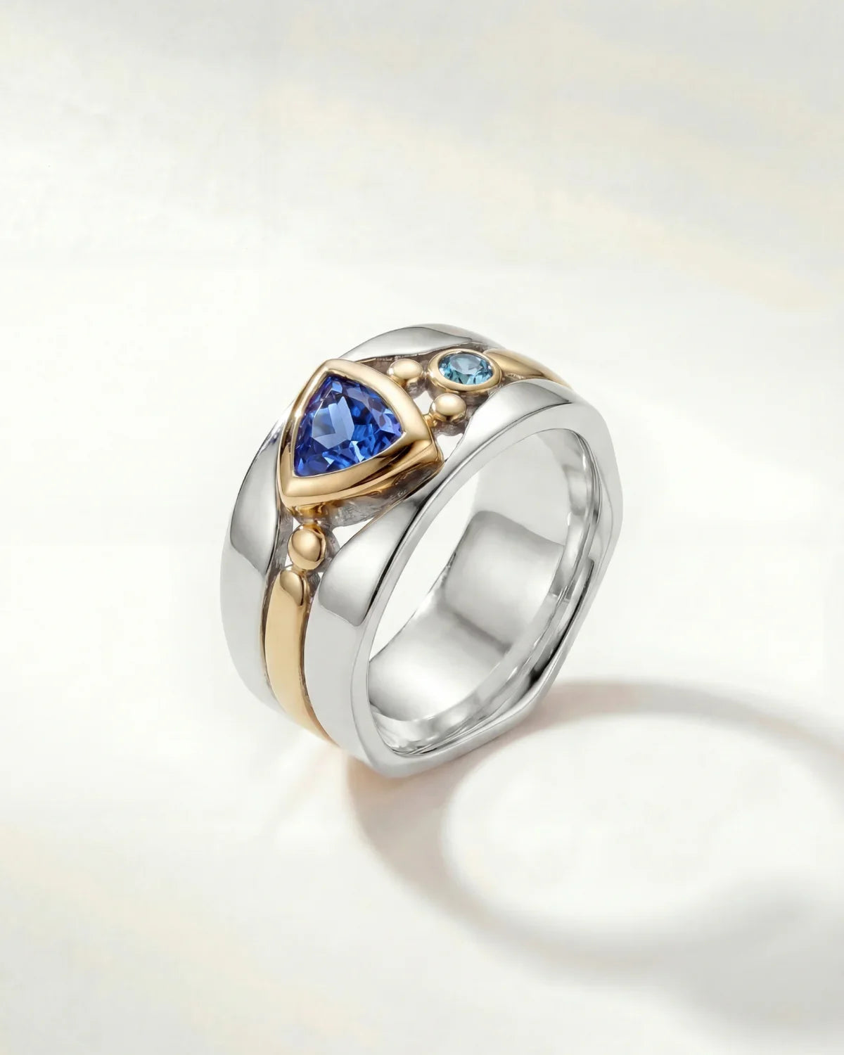 Cassandre | Bague capturant la puissance et la majesté de l'océan