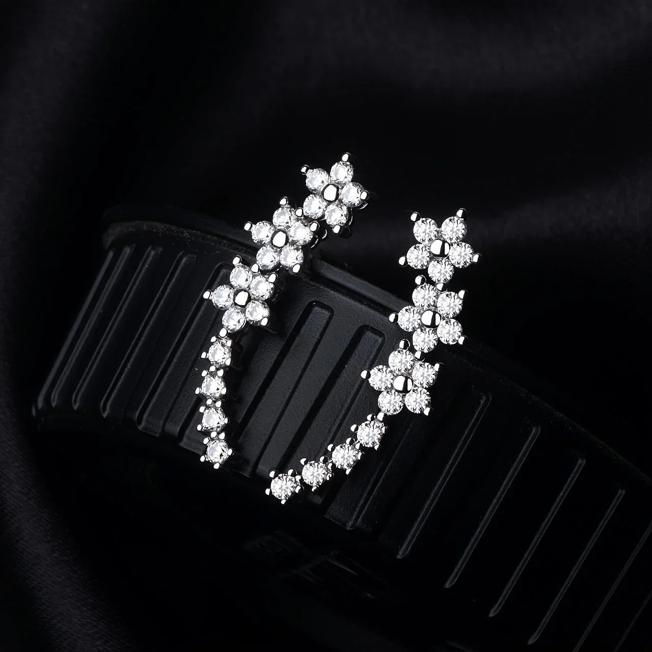 Éclore | Boucles d'oreilles en fleurs élégantes et intemporelles