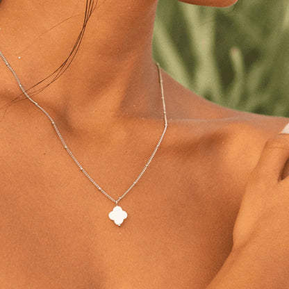 Isaline | Collier Pendentif Carreaux d'Été – Éclat estival et élégance rayonnante