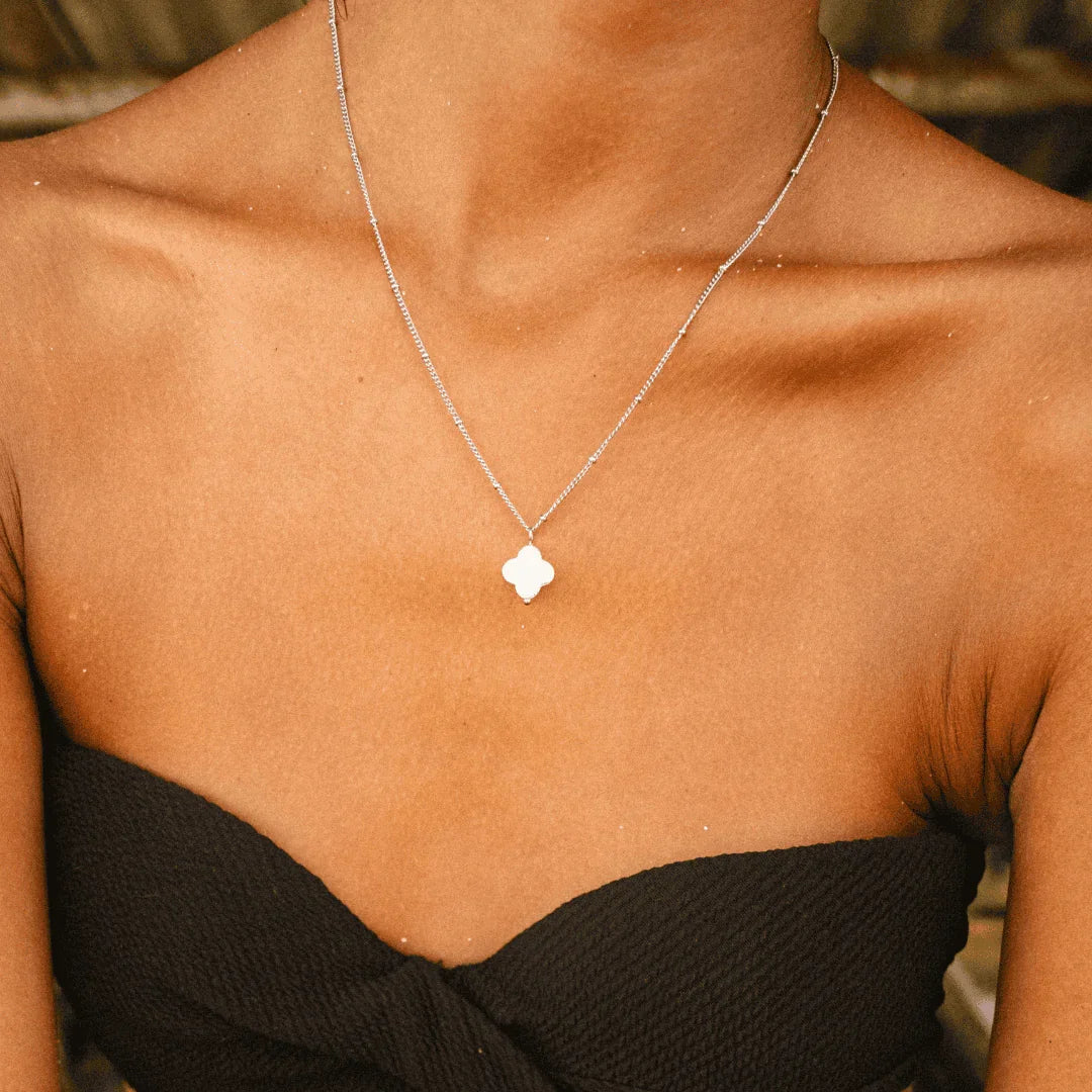 Isaline | Collier Pendentif Carreaux d'Été – Éclat estival et élégance rayonnante