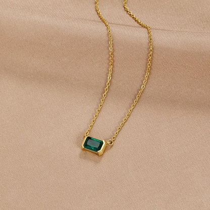 Fleur | Collier doré en Émeraude Verte — Élégance florale