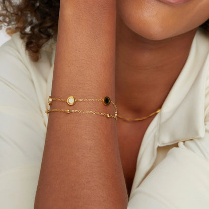 Victoire | Bracelet en Onyx et Pierre Blanche - Élégance Contrastée et Raffinement Intemporel