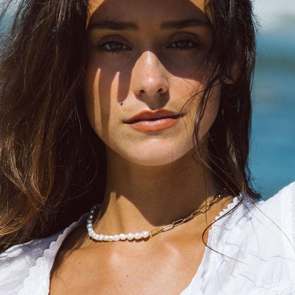 Coline | Collier en Or et Perles — Élégance dorée et perles nacrées