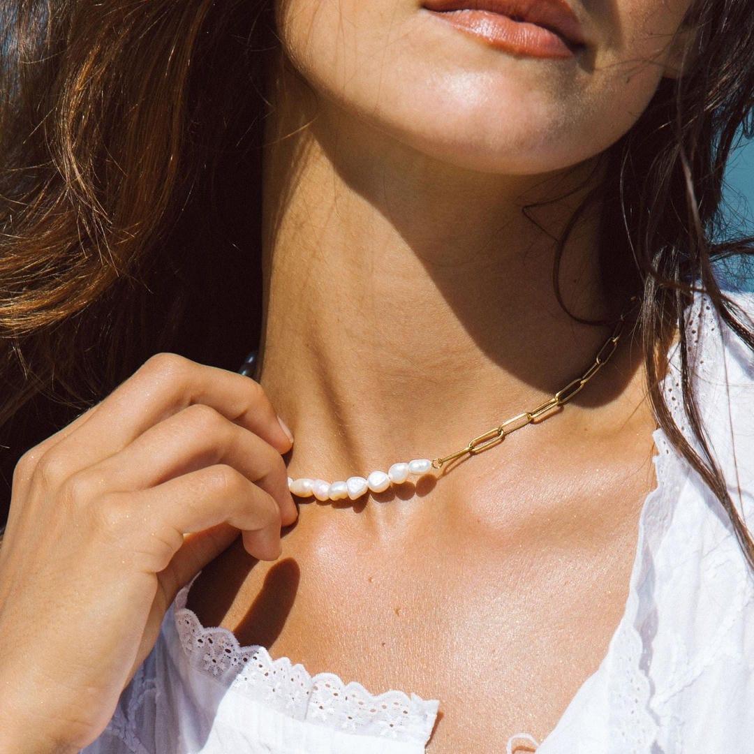 Coline | Collier en Or et Perles — Élégance dorée et perles nacrées